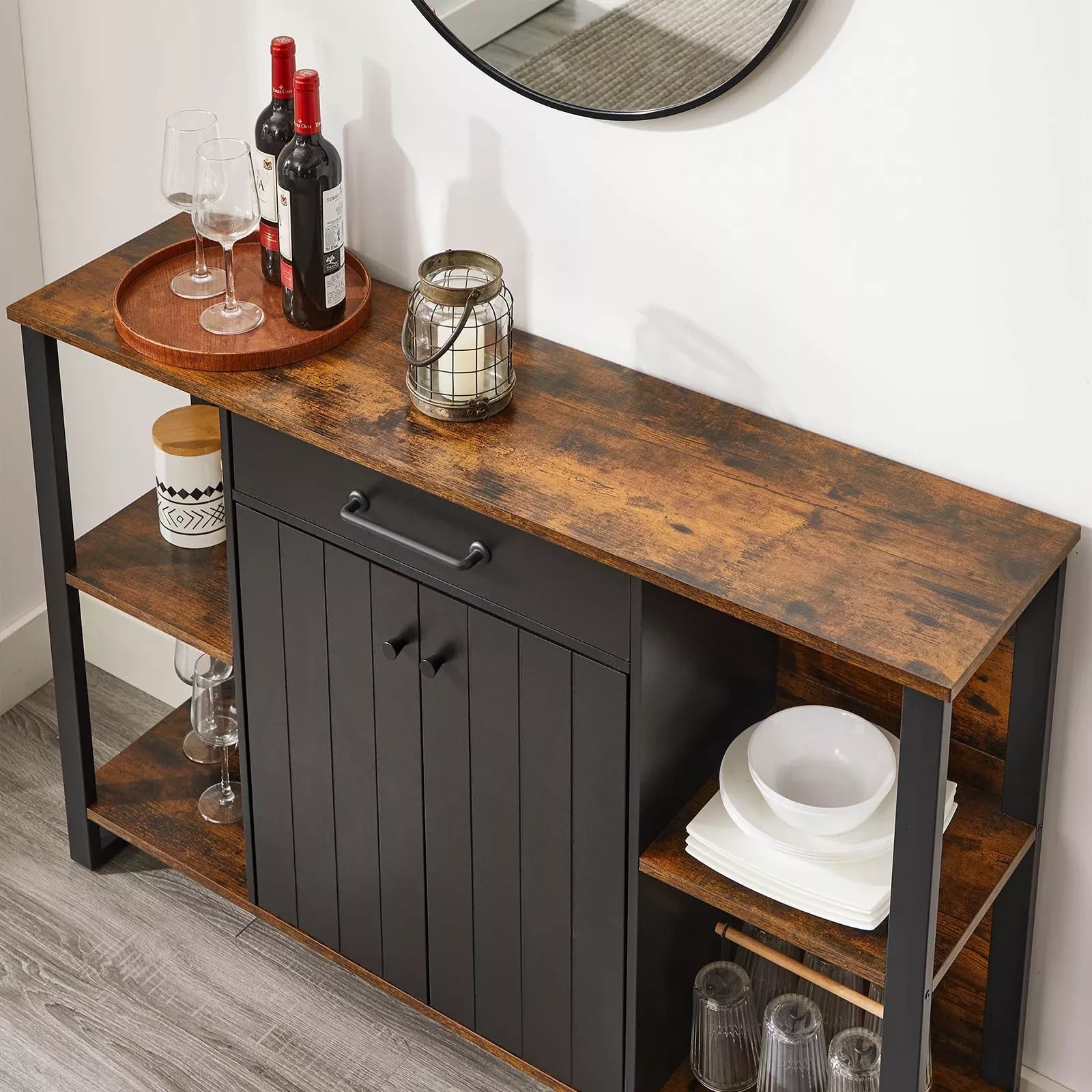 In And OutdoorMatch Dressoir Bethany - Keuken - Kast met Lade - Bijzetkast - Met Deurtjes - Multifunctionele Kast - Metalen Frame - Voor Woonkamer - Eetkamer - Hal - Vintage Bruin/Zwart Kast