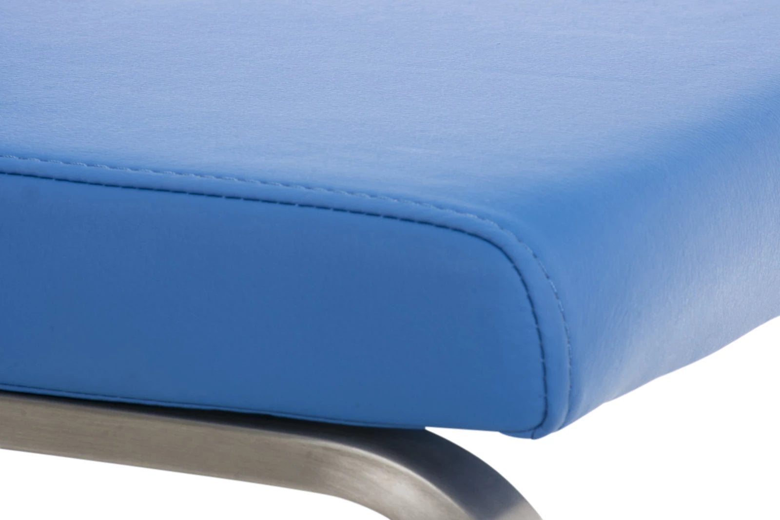 In And OutdoorMatch Eetkamerstoel Lela - Blauw - Set van 2 - Kunstleer - Hoogwaardige bekleding - Luxe eetkamerstoelen - Moderne look Eetkamerstoel